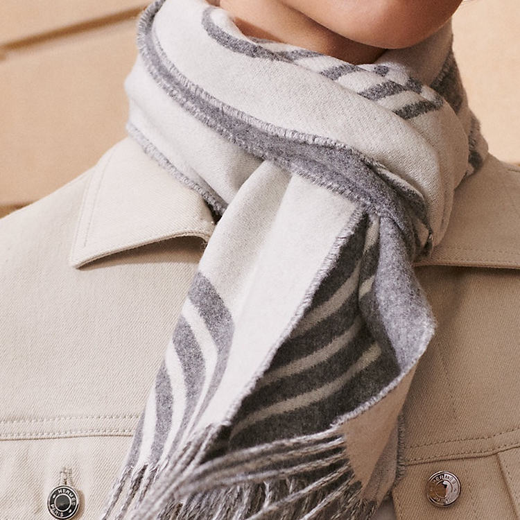 HERMES Wave Pattern Wool Scarf Unisex Couples' Style in Grey. H259133S 01 圖 3