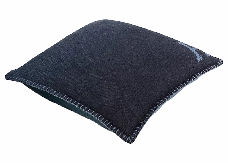 Lookbook Hermes Bantal Yack'n'Dye Anthracite