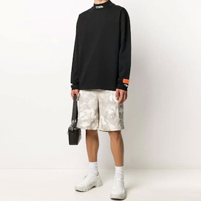 HERON PRESTON Black Logo Embroidered Crewneck Sweatshirt HMAB017F20JER0011001 Sizing HERON PRESTON Black Logo Embroidered Crewneck Sweatshirt HMAB017F20JER0011001