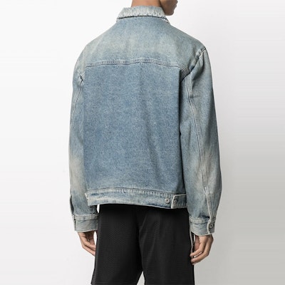 헤론 프레스톤 블루 로고 패치 워싱 데님 재킷 ZIP HMEA052R21DEN0014000 Shop 헤론 프레스톤 블루 로고 패치 워싱 데님 재킷 ZIP HMEA052R21DEN0014000