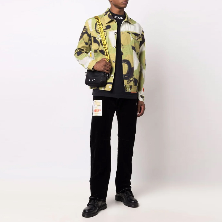 Lookbook 헤론 프레스턴 FW21 블랙 알파벳 자수 반팔 티셔츠. HMAA021F21JER0021001