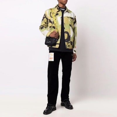 헤론 프레스턴 FW21 블랙 알파벳 자수 반팔 티셔츠. HMAA021F21JER0021001 Lookbook 헤론 프레스턴 FW21 블랙 알파벳 자수 반팔 티셔츠. HMAA021F21JER0021001