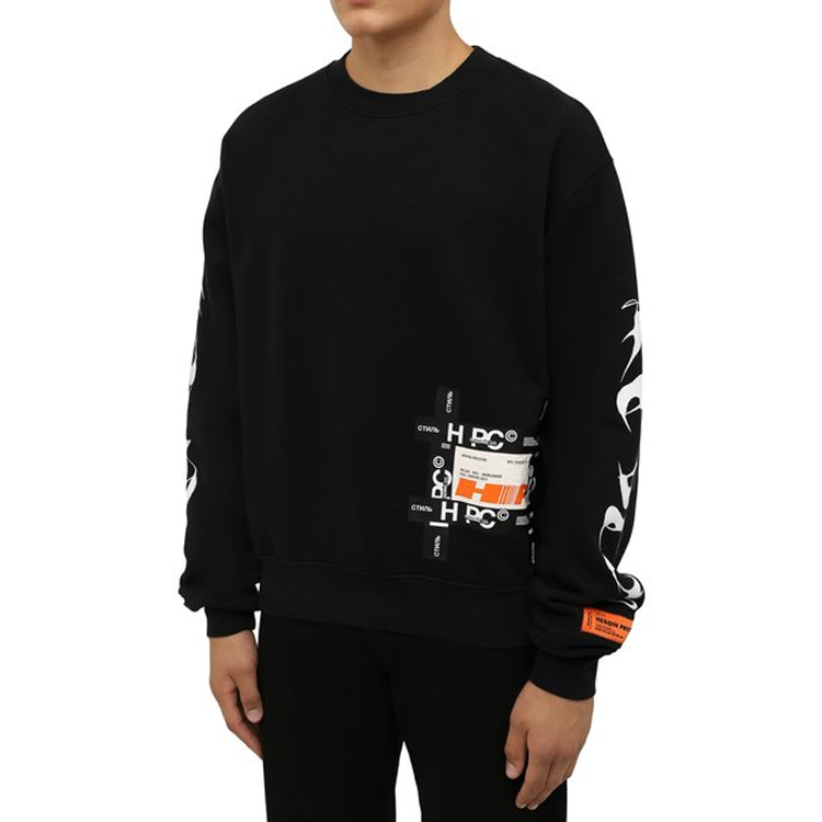 Sizing HERON PRESTON FW21 Sweater Hitam Lengan Panjang Pria dengan Desain Grafis. HMBA016F21JER0051001