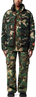 헤론 프레스턴 FW22 카모 프린트 오버사이즈 코튼 자켓 남성. HMED010F22FAB0025900 Lookbook 헤론 프레스턴 FW22 카모 프린트 오버사이즈 코튼 자켓 남성. HMED010F22FAB0025900