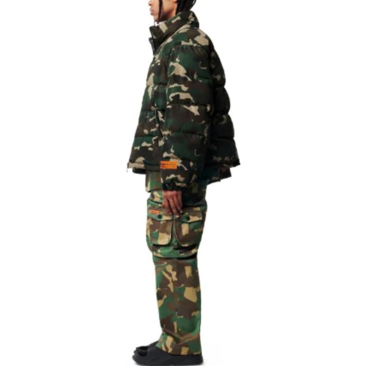 Purchase Chaqueta de algodón hombre HERON PRESTON FW22 estampado camuflaje manga larga. HMED010F22FAB0025900