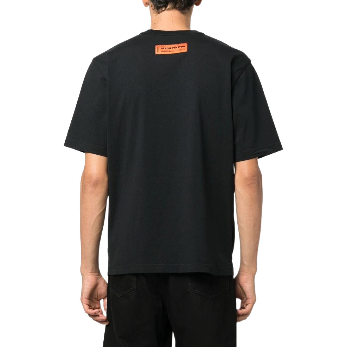 Shop HERON PRESTON FW22 Kaos Hitam Logo Print Lengan Pendek Casual. HMAA032C99JER0021001