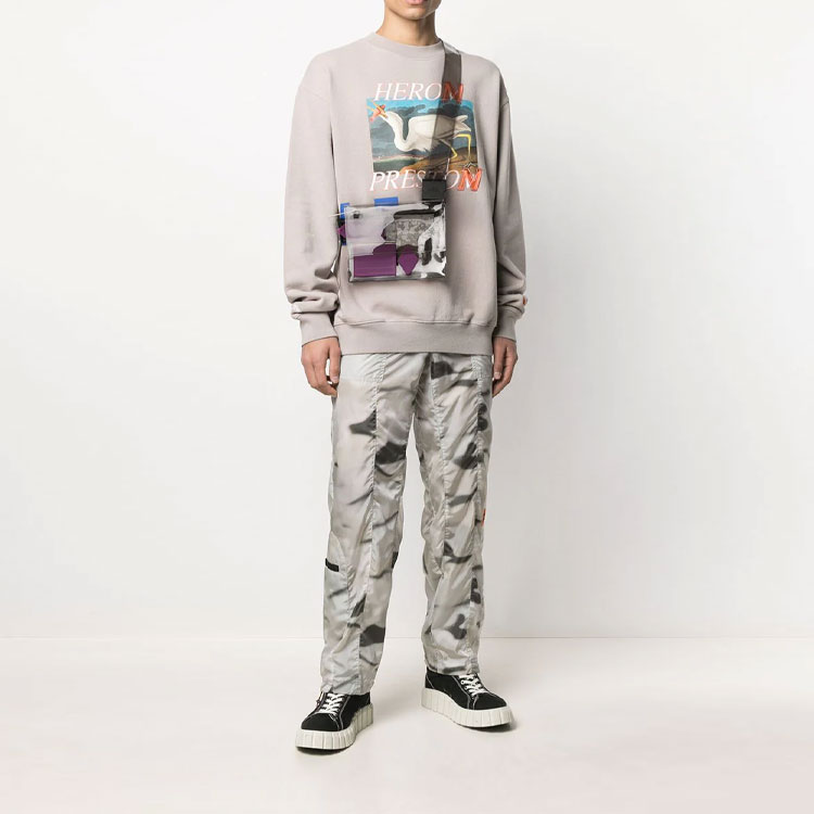 Lookbook Heron Preston SS21 男款駝色長袖圖案印花休閒衫 HMBA014R21JER0036145