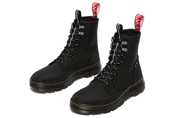 Lookbook 닥터마틴 X 허쉘 컴즈2 유틸리티 부츠 '블랙' 27403001