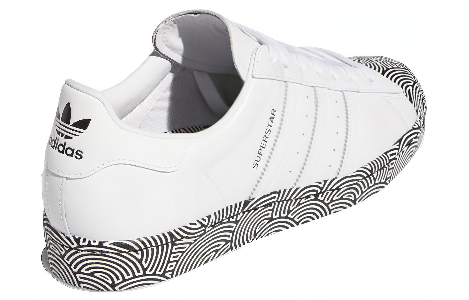 Shop Hirocoledge x 아디다스 슈퍼스타 '다카하시 히로코 - 화이트 블랙' FY1588 FY1588