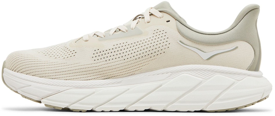 HOKA Arahi 7 2E Wide 'Susu Oat Barli' 1147870-OKB Lookbook HOKA Arahi 7 2E Wide 'Susu Oat Barli' 1147870-OKB