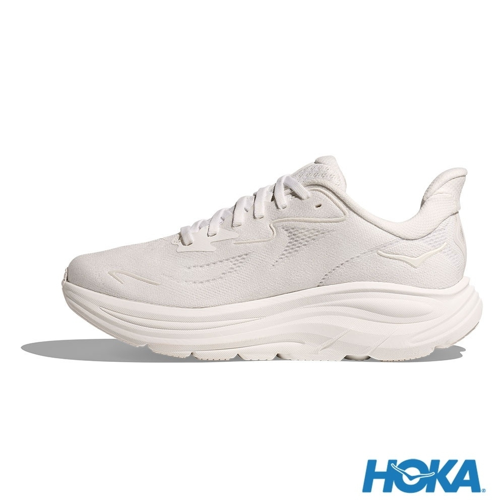 Shop HOKA 寬版 Clifton 10 跑鞋 白色/白色 HO1162032WWH