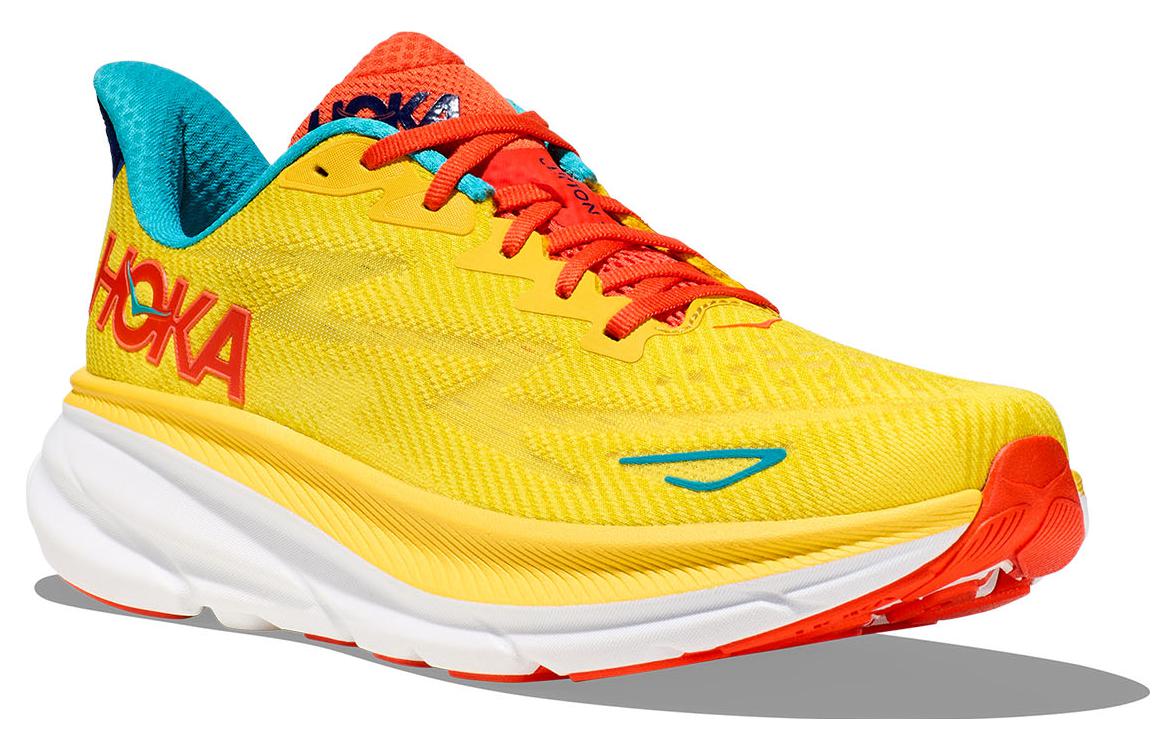 Shop HOKA Clifton 9 '百香果玉米' 运动鞋 1127895-PFMZ