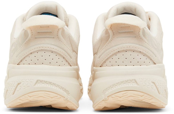 HOKA Clifton L Suede 'Eggnog' Sepatu Sneakers Pria 1122571-EEGG Details for HOKA Clifton L Suede 'Eggnog' Sepatu Sneakers Pria 1122571-EEGG