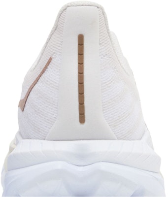 HOKA Mach 5 'Putih Tembaga' 1127893-WCPP Sizing HOKA Mach 5 'Putih Tembaga' 1127893-WCPP