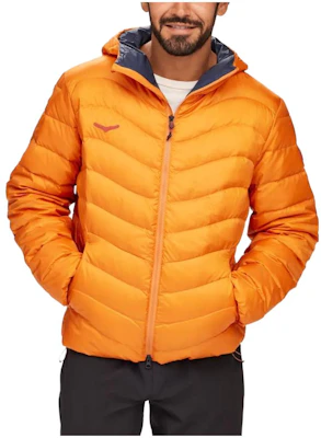 HOKA ONE ONE Outseeker标志夹克 - 固体琥珀连帽羽绒服. 1141753-ARH Buy HOKA ONE ONE Outseeker标志夹克 - 固体琥珀连帽羽绒服. 1141753-ARH