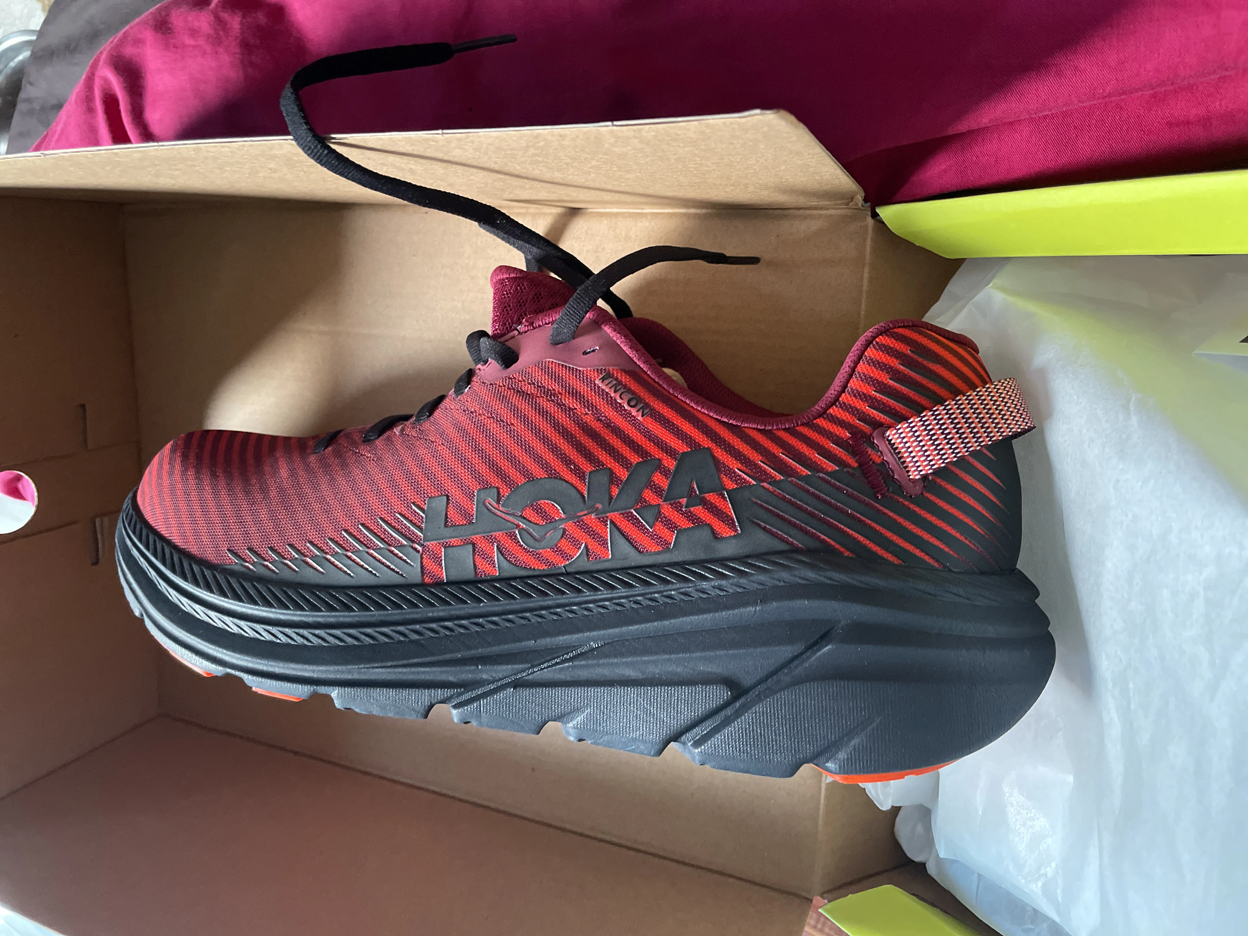 hoka-one-one-rincon-2-standard-colorway-1110514-carh
