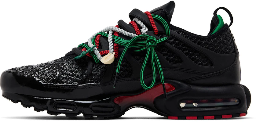 Homecoming x Nike Air Max Plus ''Hitam Merah Universitas Hijau Court'' IM4960-001 Lookbook Homecoming x Nike Air Max Plus ''Hitam Merah Universitas Hijau Court'' IM4960-001
