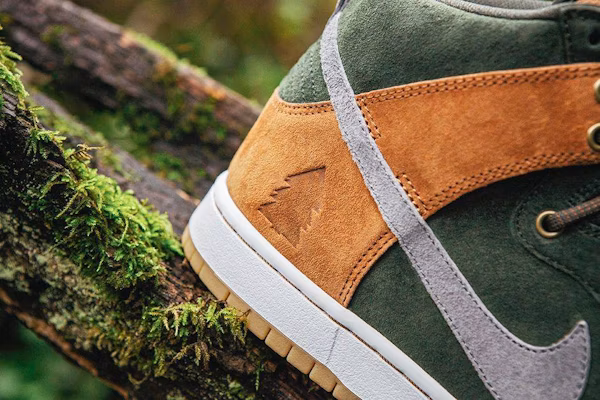 Homegrown x Nike SB Dunk High PRM 'Sequoia' 839693-302 Sizing Homegrown x Nike SB Dunk High PRM 'Sequoia' 839693-302