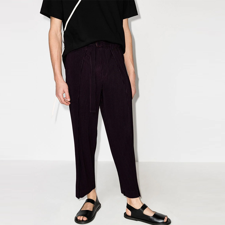 Lookbook Homme Plissé Issey Miyake 黑色摺紋錐形長褲 HP16JF209-84