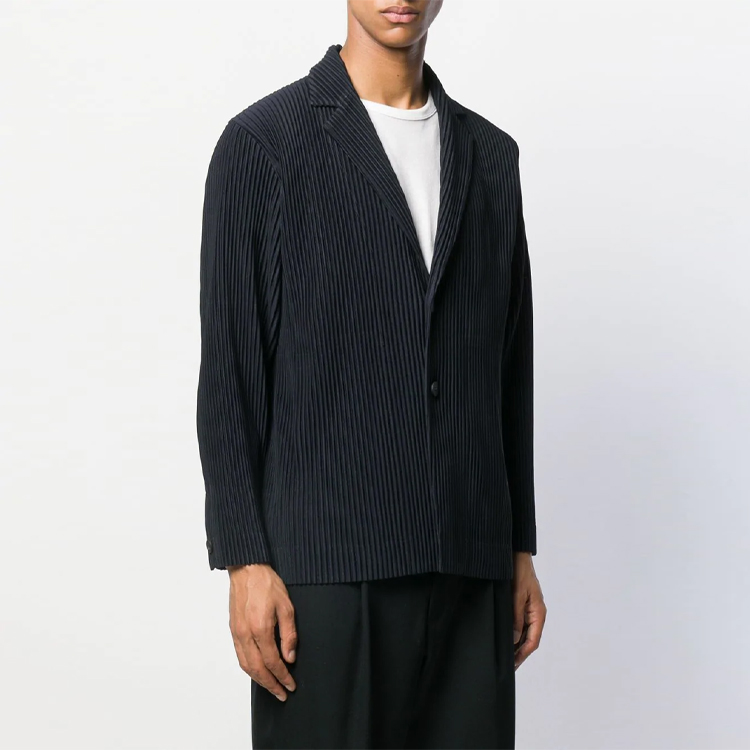 Lookbook Homme Plissé Issey Miyake 黑色百摺長袖西裝外套 男款 HP98JD201-15