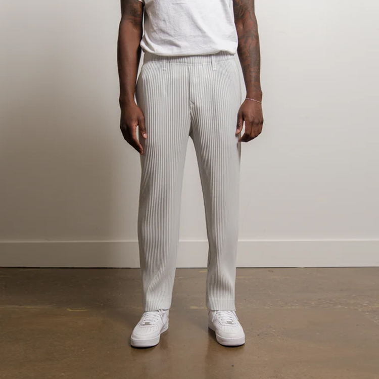 Shop オムプリッセ イッセイミヤケ メンズ グレー クラシック プリーツパンツ. HP55JF150-11