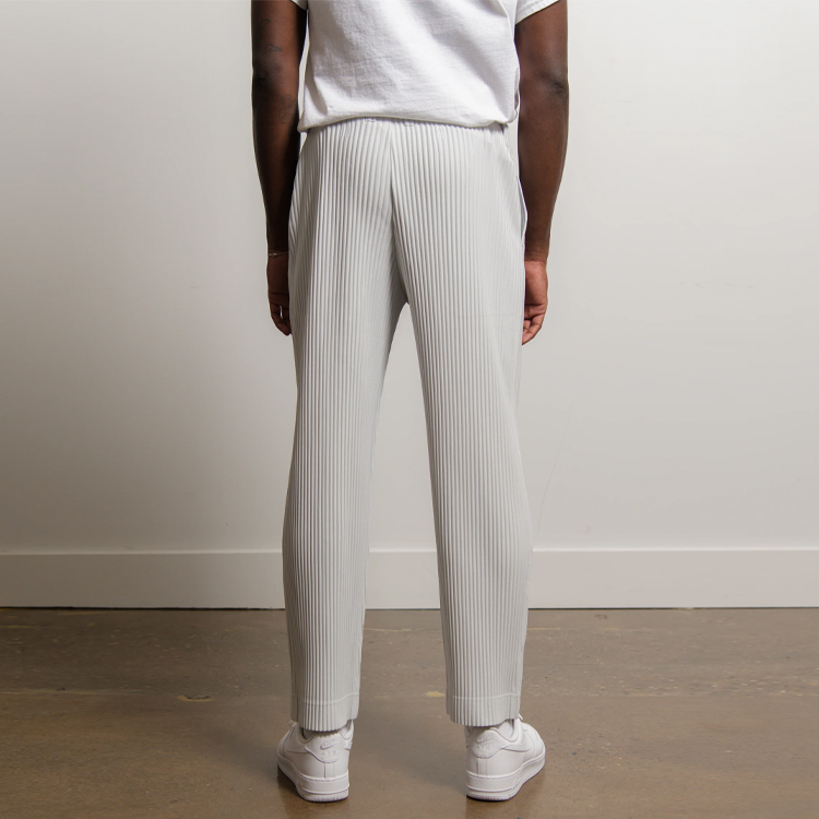 Purchase オムプリッセ イッセイミヤケ メンズ グレー クラシック プリーツパンツ. HP55JF150-11