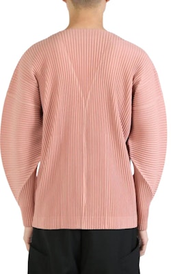 三宅一生 Homme Plissé 男装鲑鱼粉V领针织开襟衫. HP46JL111-23 Lookbook 三宅一生 Homme Plissé 男装鲑鱼粉V领针织开襟衫. HP46JL111-23