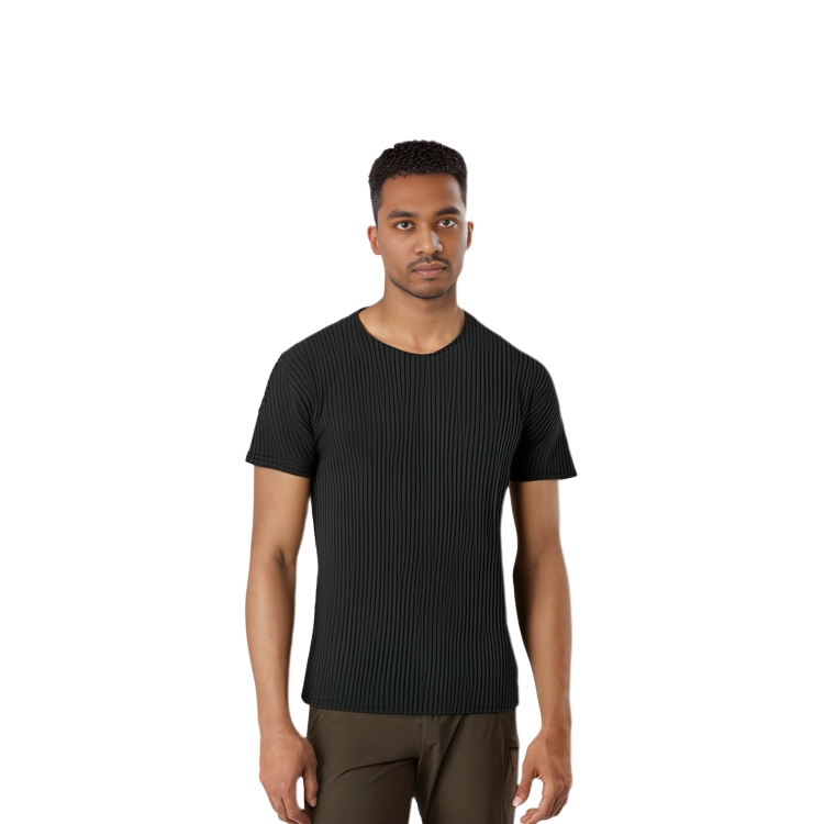 Lookbook Homme Plissé Issey Miyake SS22 黑色摺疊男士圓領T恤 HP55JK020-15