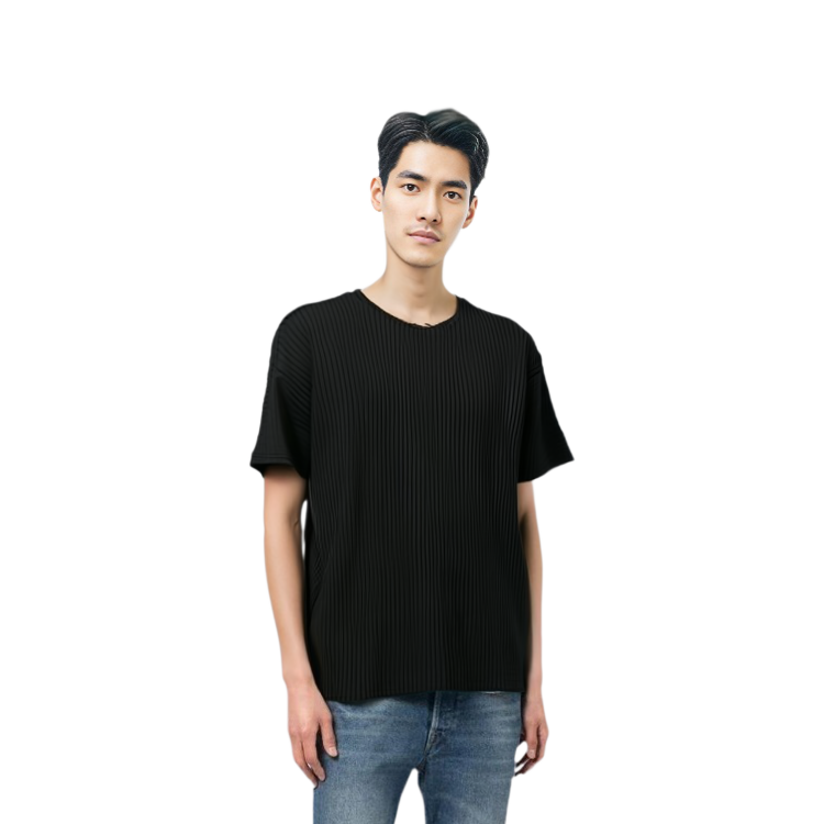 Shop Homme Plissé Issey Miyake SS22 黑色摺疊男士圓領T恤 HP55JK020-15