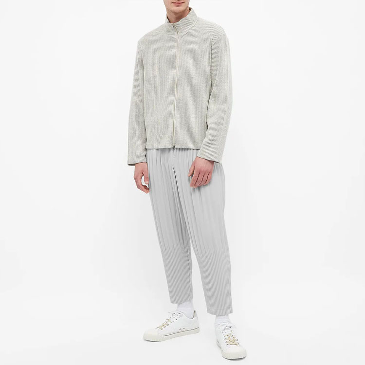 Lookbook Homme Plissé Issey Miyake SS22 褶皺彈性長褲 淺灰色 休閒風格 HP19JF151-11