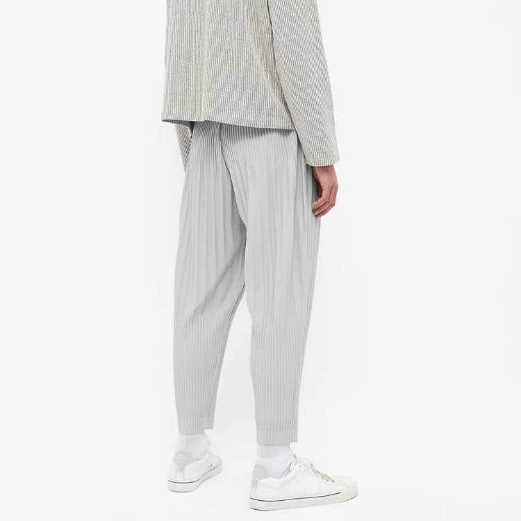Shop Homme Plissé Issey Miyake SS22 褶皺彈性長褲 淺灰色 休閒風格 HP19JF151-11