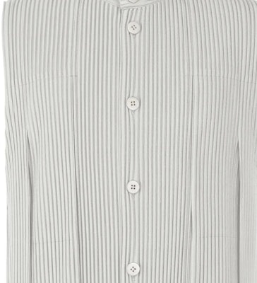 옴므 플리세 이세이 미야케 SS24 라이트 그레이 민소매 셔츠 남성. HP48JE362-11 Lookbook 옴므 플리세 이세이 미야케 SS24 라이트 그레이 민소매 셔츠 남성. HP48JE362-11
