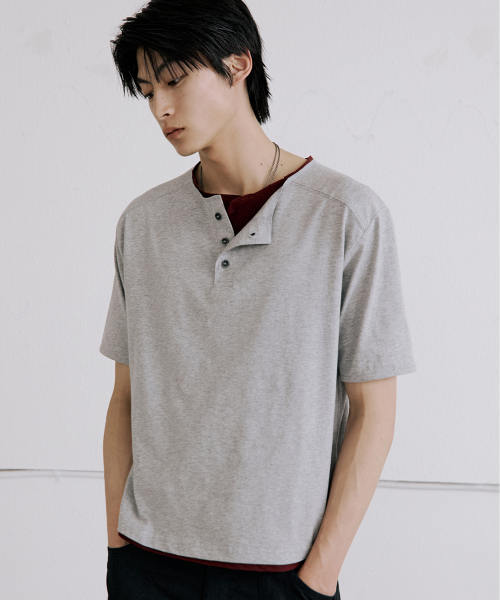Shop HOOBS Overlap Henley Neck Crop Short Sleeve Tee [Melange Grey] HVS26-TS99
