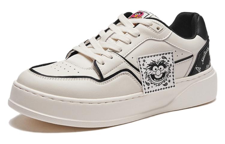 Shop 热风迪士尼x木偶幽灵系列双层皮潮流圆头系带低帮运动鞋 H13M3396