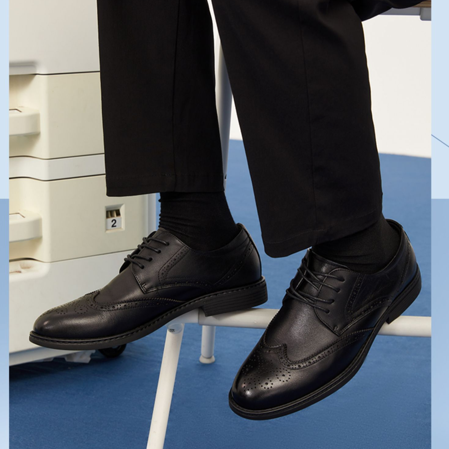 Shop Hotwind Ruizhi Series Derby 'Hitam Ukiran Bisnis' H43M0732