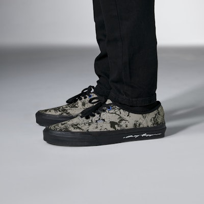 Hua Tunan x Vans Authentic Tahun Harimau 'Hitam' VN000QERBLK 2