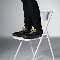 华裔画家花鸟南联手Vans黑色虎年Old Skool经典鞋 VN000ZDFBLK 2