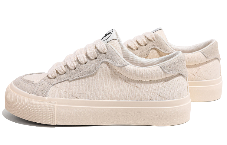 Shop Huanqiu Sepatu Kanvas 'Beige Suede Patchwork' H23027M