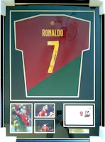 Huayi Taozhen Cristiano Ronaldo Signed Portugal World Cup Jersey 2022, Framed Collectible. HY2025102 Huayi Taozhen Cristiano Ronaldo Signed Portugal World Cup Jersey 2022, Framed Collectible. HY2025102