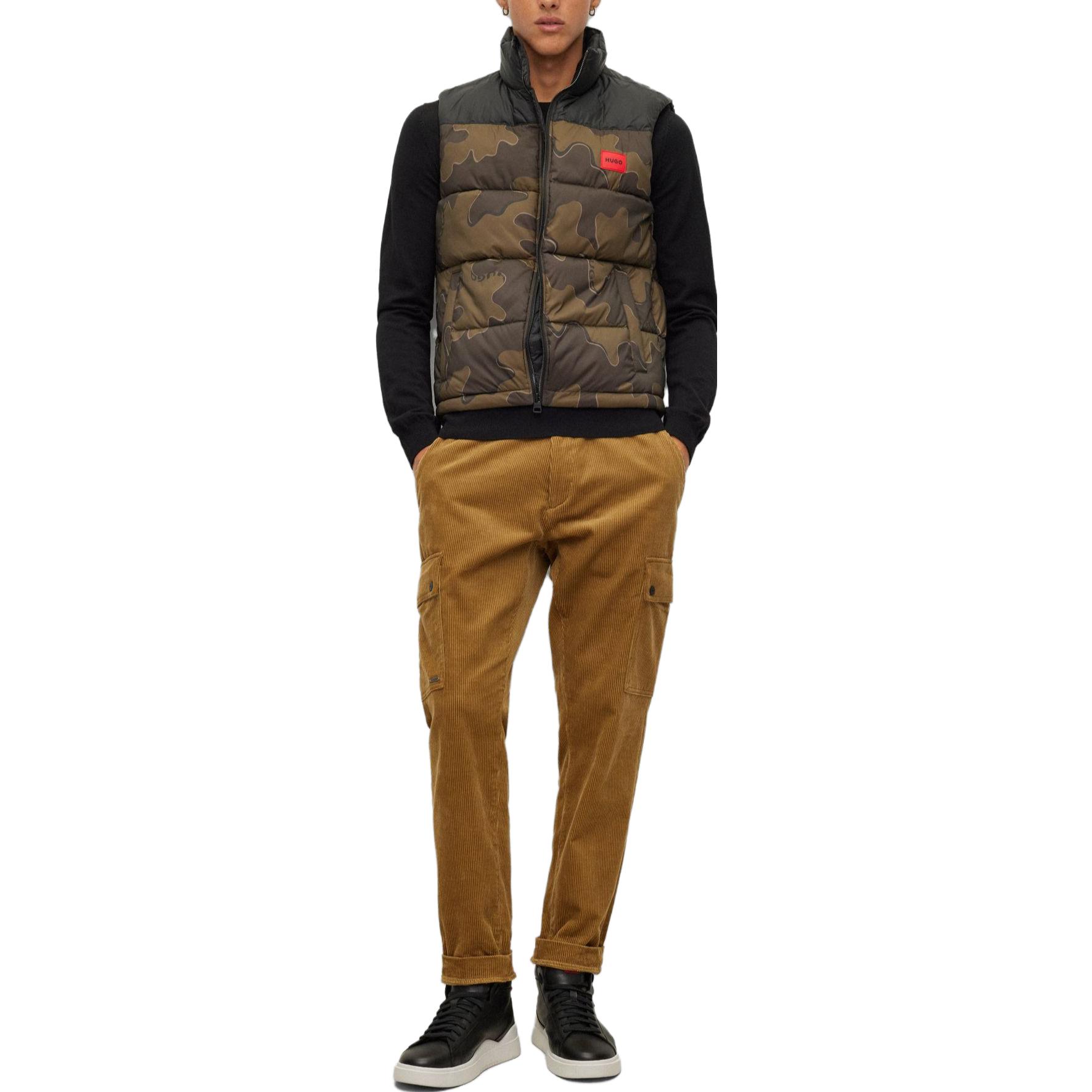 Shop HUGO BOSS 黑色圓領長袖毛衣 50476832-001