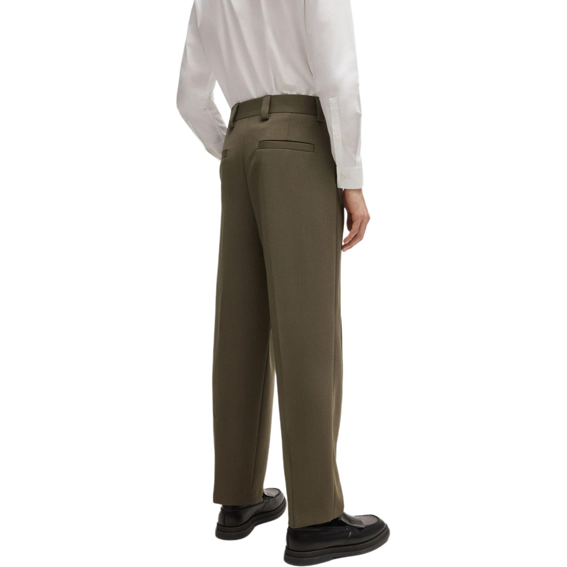 Shop HUGO BOSS 卡其色中腰修身休閒長褲。 50520374-257