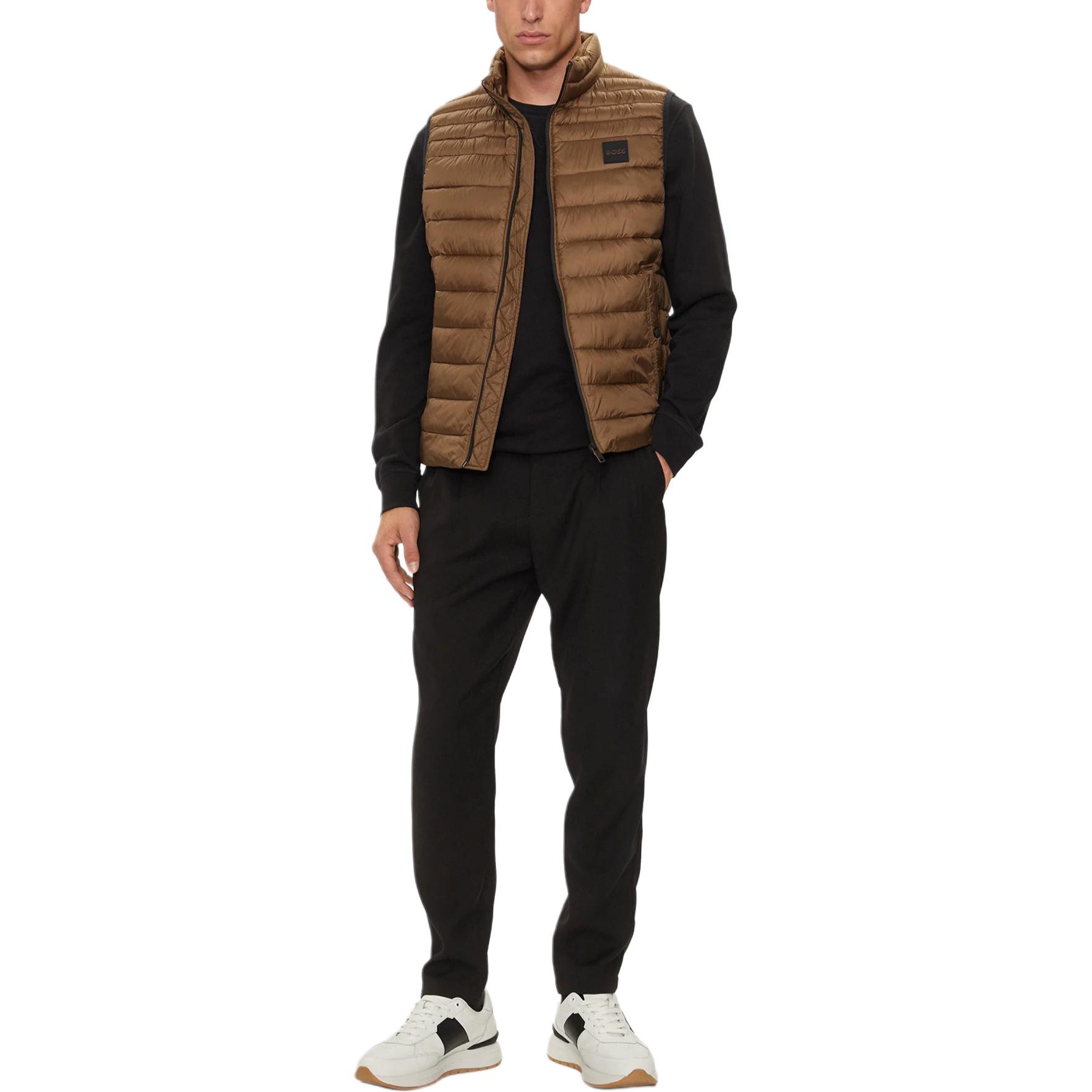 Shop HUGO BOSS 深棕色純色無袖拉鍊背心 50505255-243