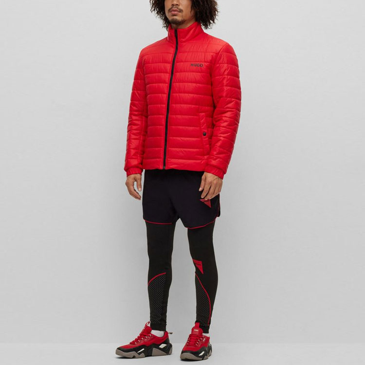 Shop HUGO BOSS FW22 輕量純色拉鍊外套款式LOGO夾克。 50468719-693