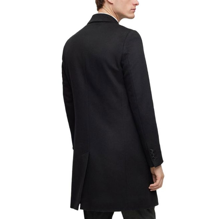 Shop HUGO BOSS FW23 黑色單排扣翻領大衣。 50502482-001