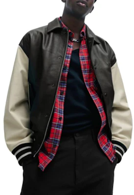 HUGO BOSS FW23 Jaket Kulit Varsity Hitam Logo Timbul Oversize Pria 50504408-001 Details for HUGO BOSS FW23 Jaket Kulit Varsity Hitam Logo Timbul Oversize Pria 50504408-001