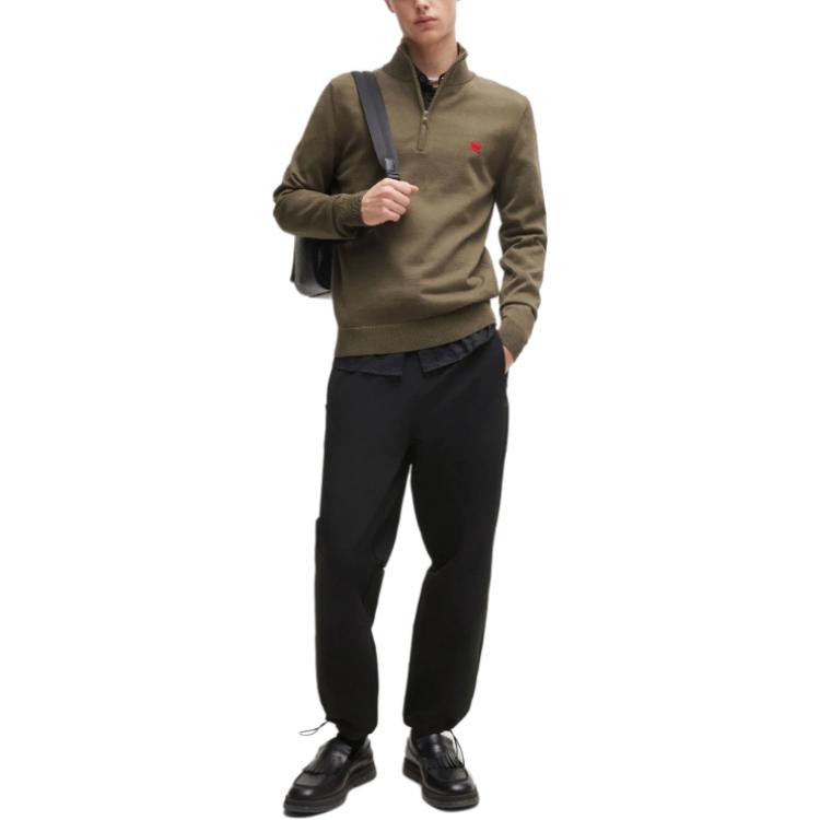 Lookbook HUGO BOSS FW24 黑色錐形休閒褲，帶標誌側袋設計。 50516635-001