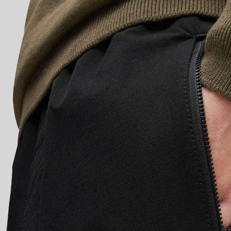 Details for HUGO BOSS FW24 黑色錐形休閒褲，帶標誌側袋設計。 50516635-001