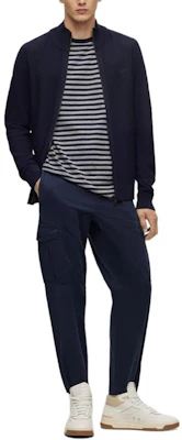 HUGO BOSS Jaket Navy Blue Berkerah Stand dengan Logo Bordir dan Resleting 50501750-404 Shop HUGO BOSS Jaket Navy Blue Berkerah Stand dengan Logo Bordir dan Resleting 50501750-404