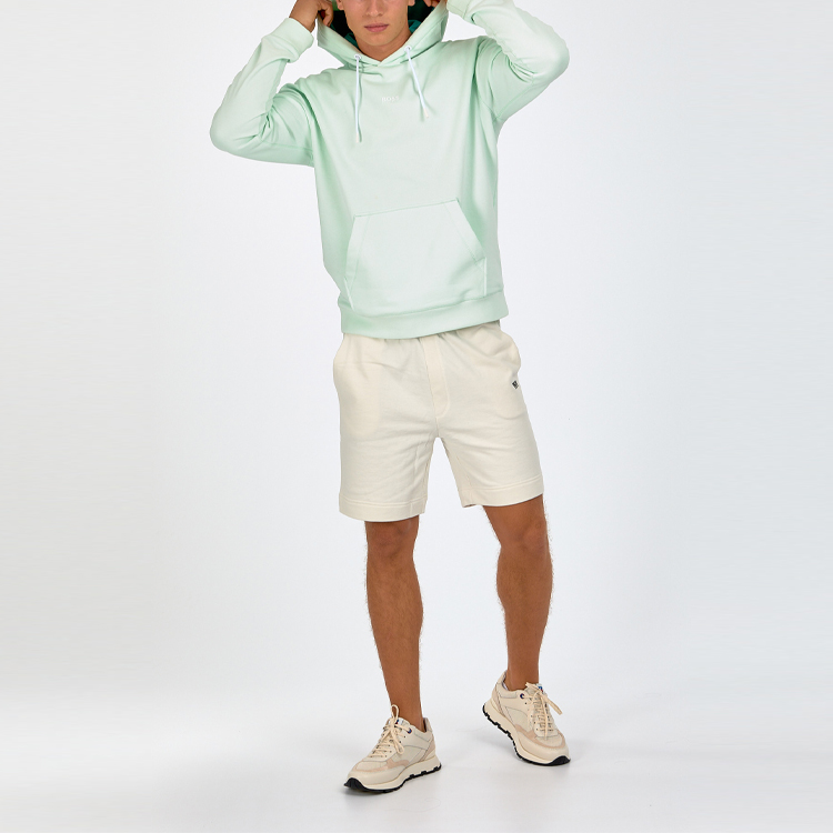 Shop HUGO BOSS 前标志图案浅绿色套头卫衣 50459464-340