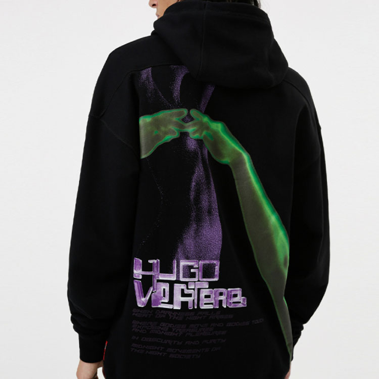 Purchase HUGO BOSS SS22 黑色藝術圖案印花衛衣。 50463825-001